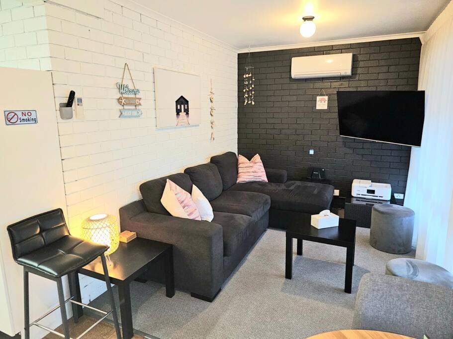 2 Beddy On Road! Apartment Batemans Bay