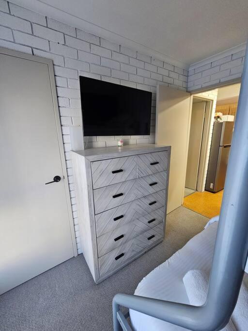 2 Beddy On Road! Apartment Batemans Bay